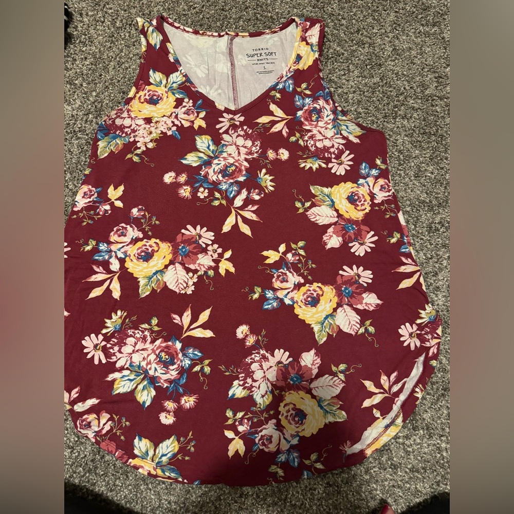 Torrid size 1 super soft floral tank